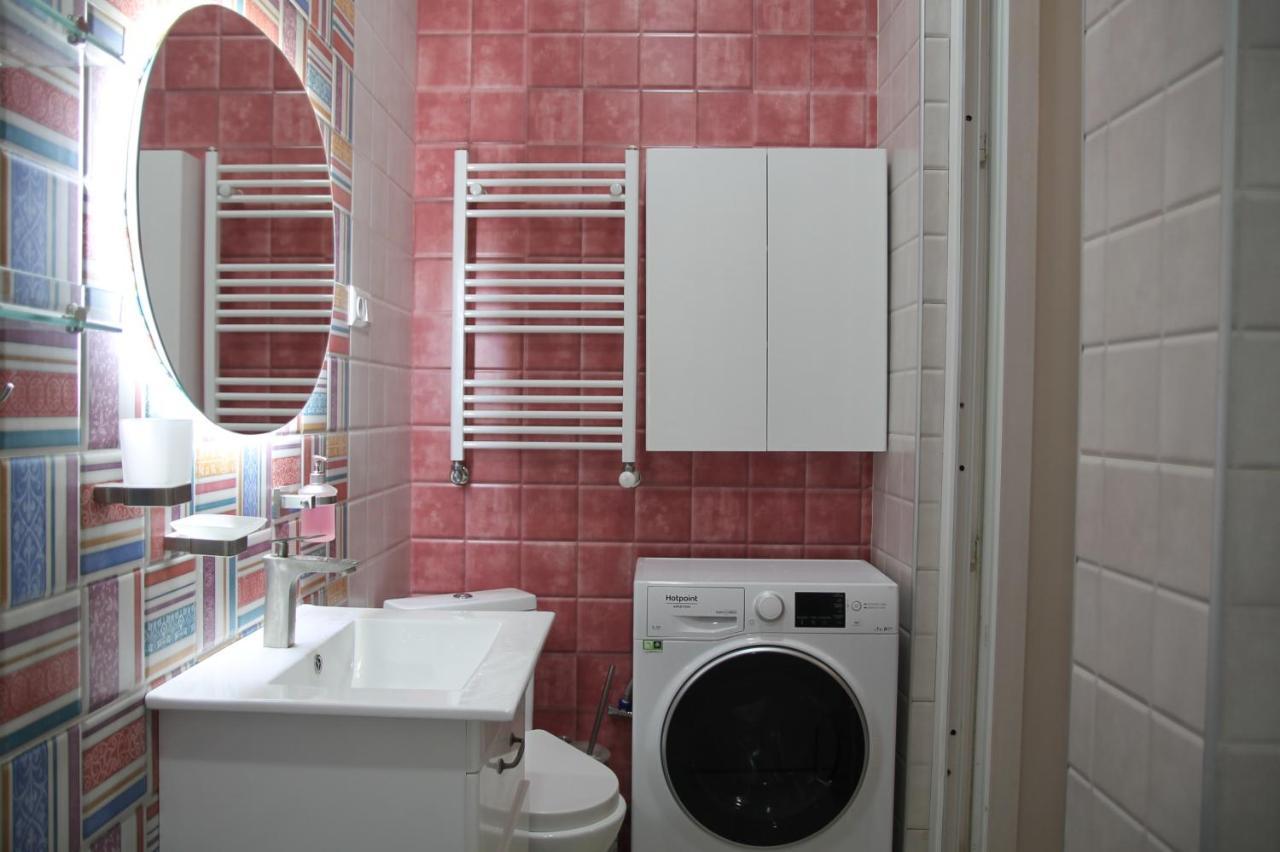 Cozy Apartment In Vake Tbilisi Esterno foto