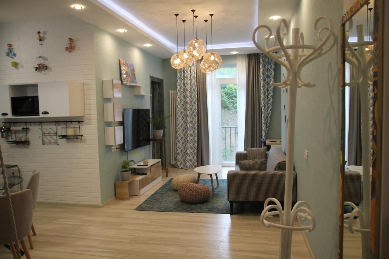 Cozy Apartment In Vake Tbilisi Esterno foto