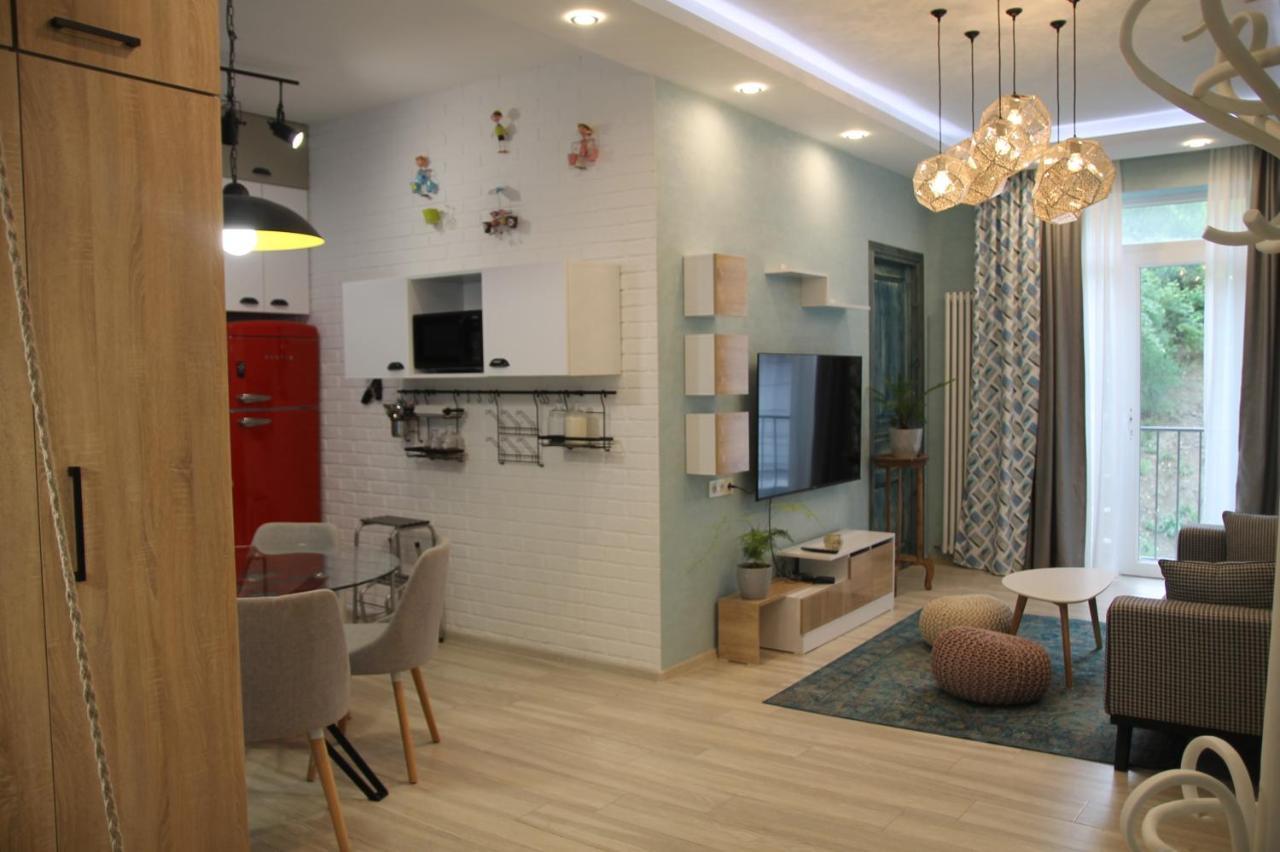 Cozy Apartment In Vake Tbilisi Esterno foto