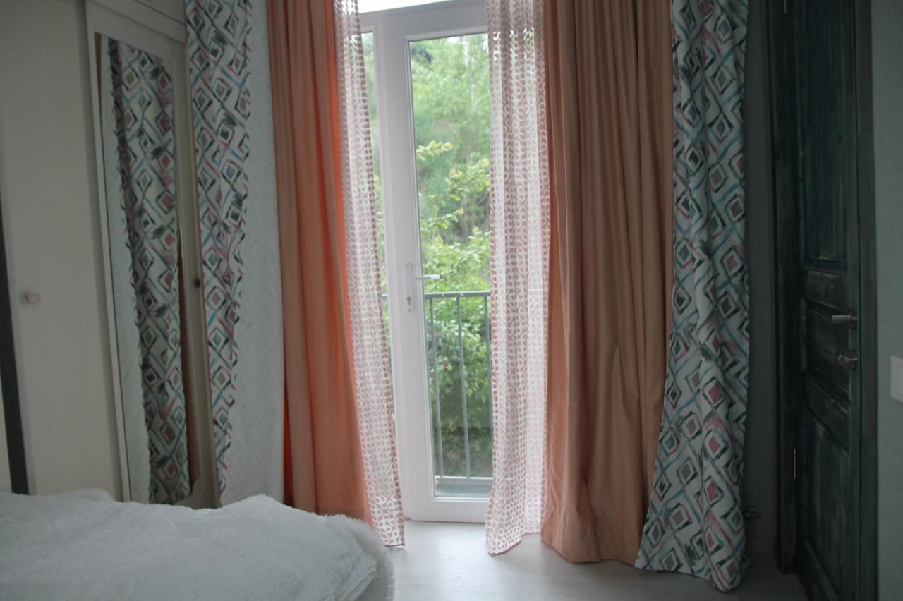 Cozy Apartment In Vake Tbilisi Esterno foto